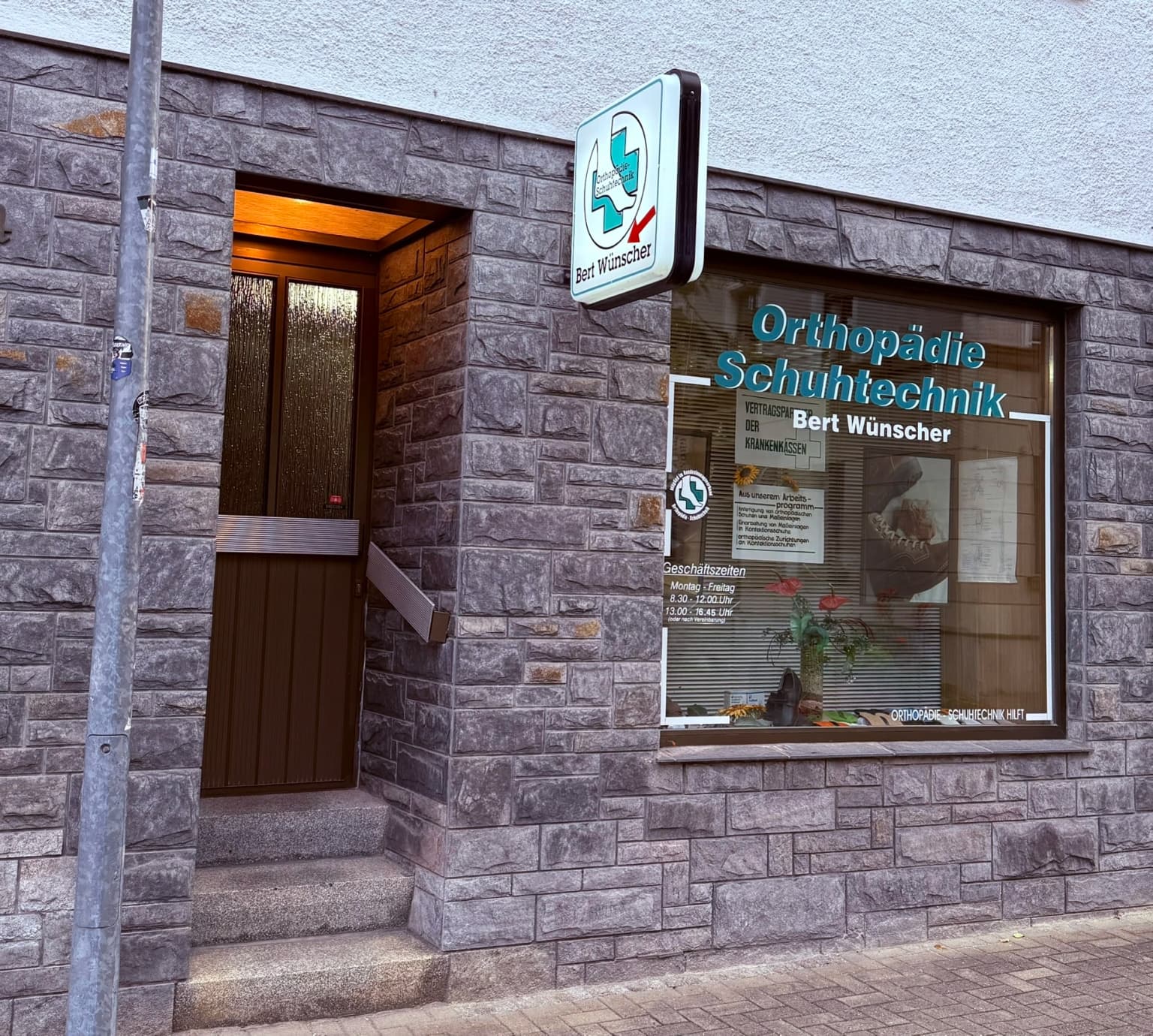 Ladengeschäft von ORTHOPÄDIE-SCHUHTECHNIK BERT WÜNSCHER in Hohenstein-Ernstthal von außen